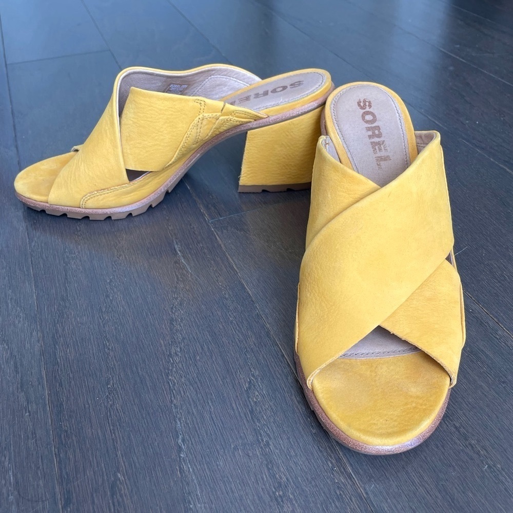 Sorel Yellow Heels, Size 9.5
